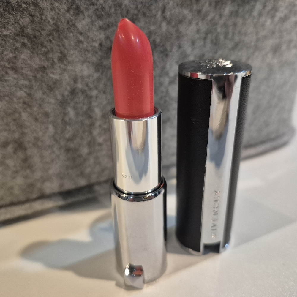 Givenchy Le Rouge Lipstick -  Corail Signature - Picture 3 of 5